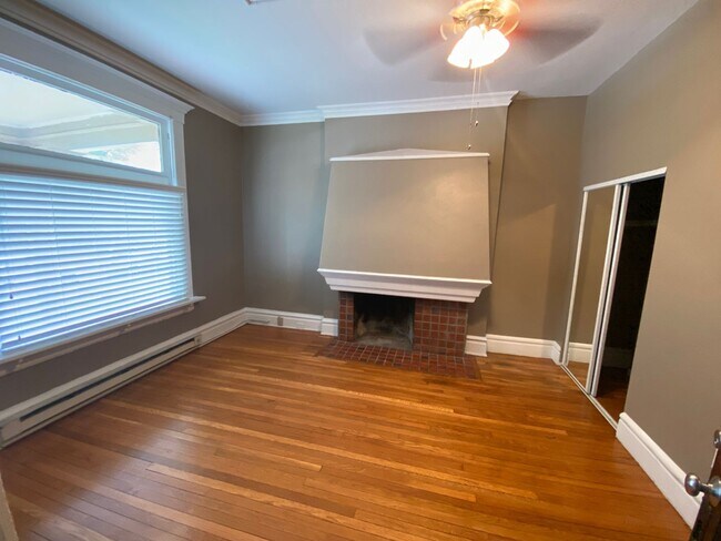 Building Photo - 1470 Neil Ave