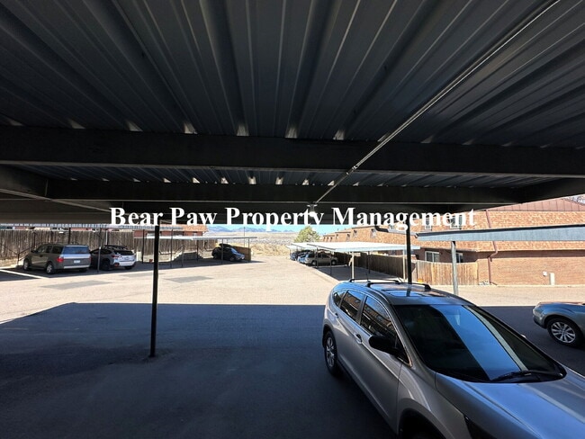 Building Photo - Spacious 3-Bed Townhouse in Golden!