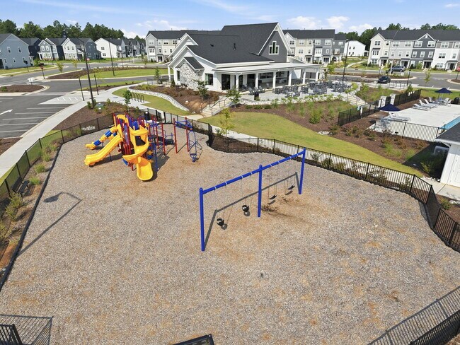 Building Photo - 219 Deercroft Dr