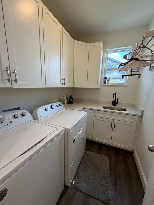 Building Photo - 1204 Yeats Ct