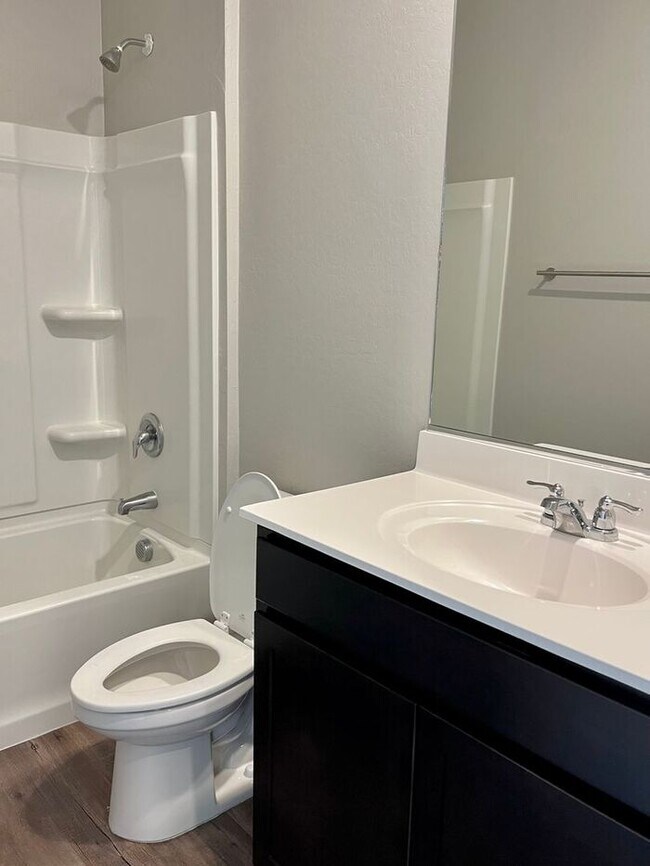 Building Photo - Home in Litchfield Park at Canyon Views! 5bd 3ba! Mountain Views!