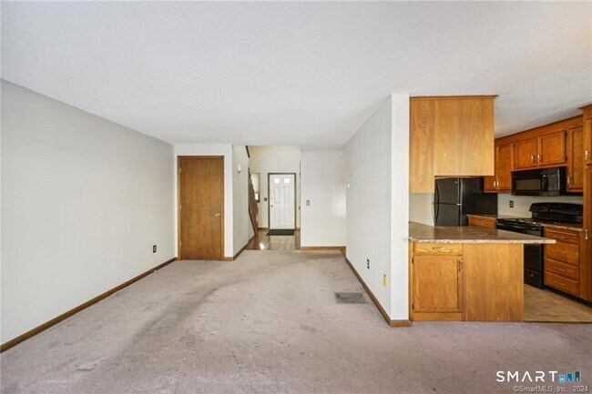 Building Photo - 17 Oak Forest Dr