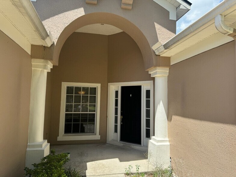 Building Photo - 8080 St Andrews Cir