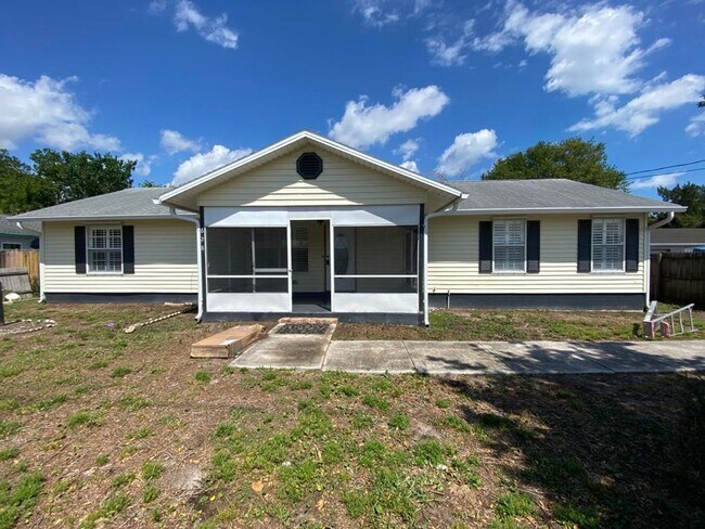 Primary Photo - Spacious 3/2 in Holly Hill
