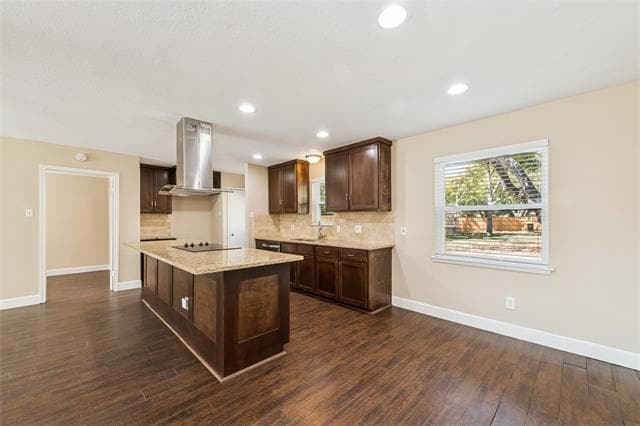 Building Photo - 732 Melrose Dr