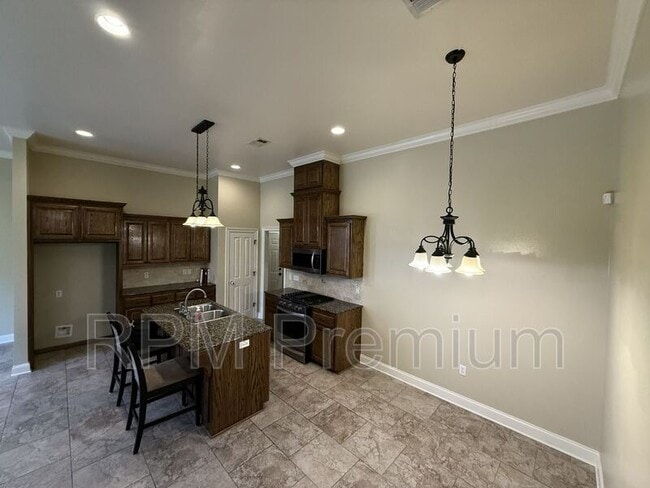 Building Photo - 17734 Spring Creek Dr