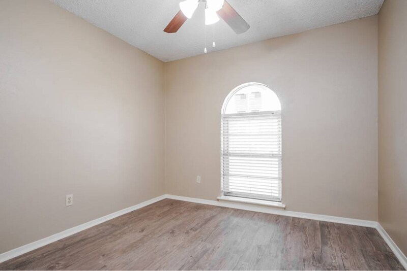 Building Photo - 5415 Vermillion Trail