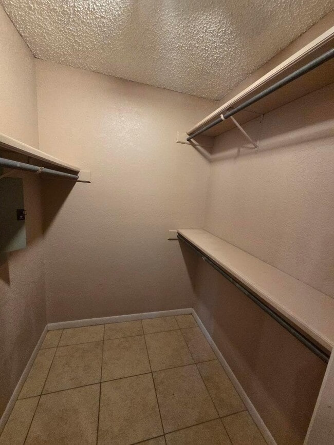 Building Photo - 801 Cagle Ln