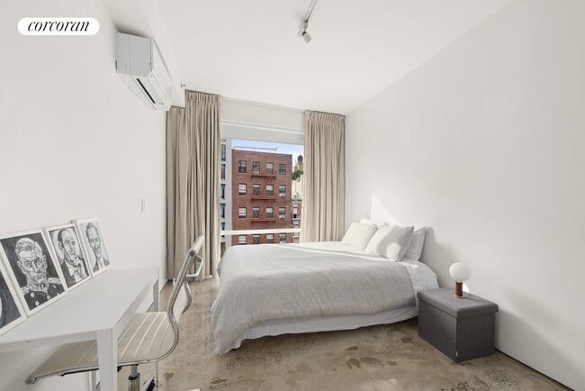 Building Photo - 255 Bowery