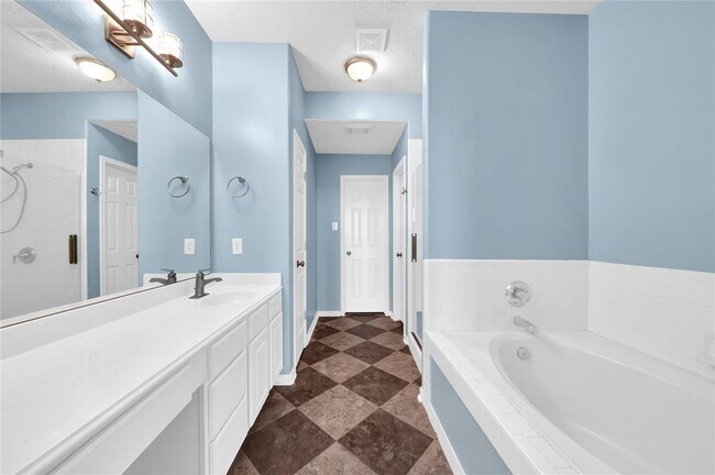 Building Photo - 4406 Park Trail Ln