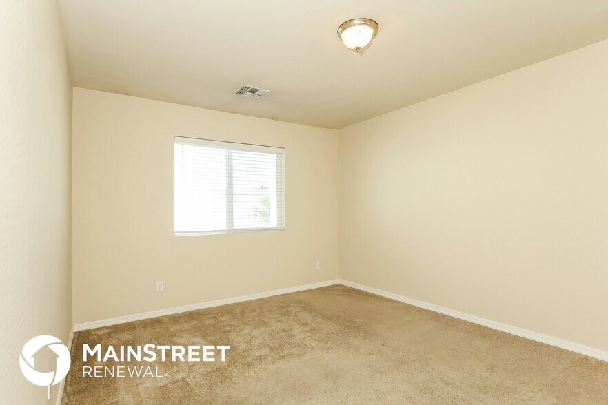 Building Photo - 2000 N 36th St