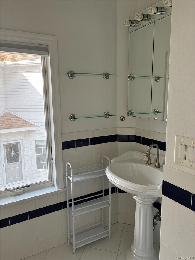 Building Photo - 7 Valley View Rd