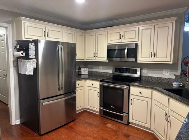 Building Photo - Available Now In Riverwood Plantation!