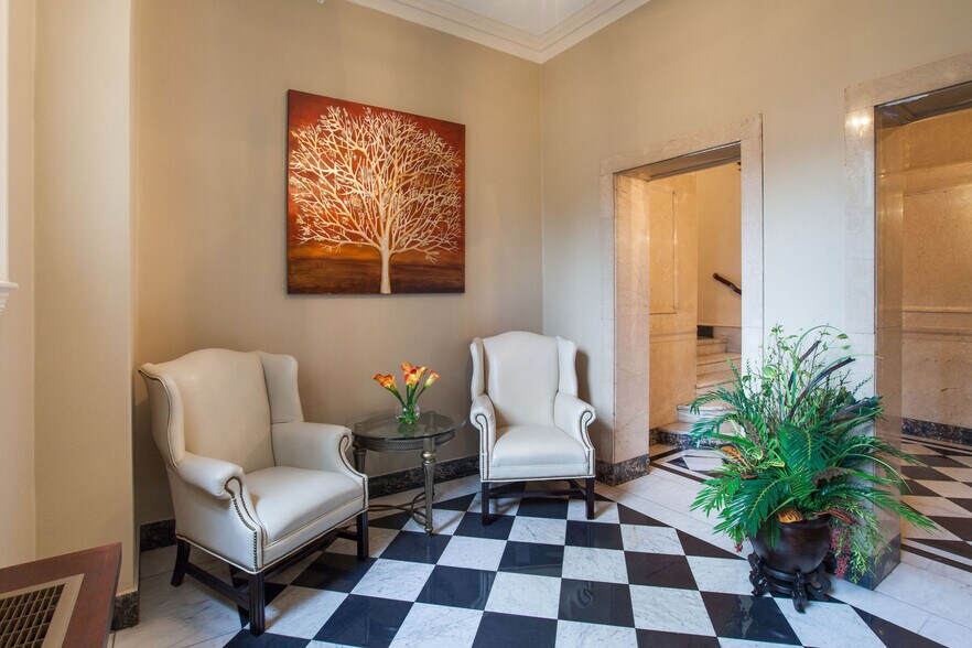 Building Photo - 1401 Beacon St