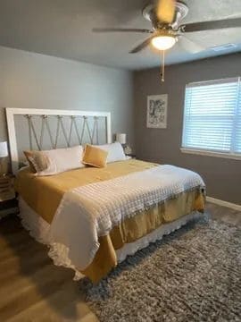 Building Photo - Fully furnished water front condos - BOAT SLIP INCLUDED