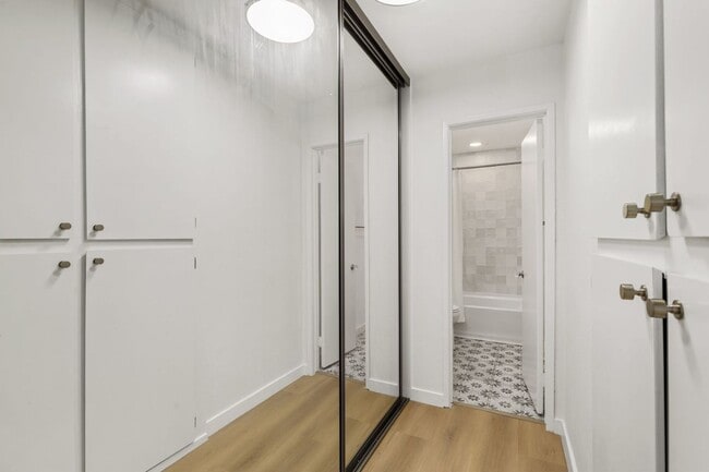 Building Photo - Modern Studio in BayHo - Fully Furnished o...