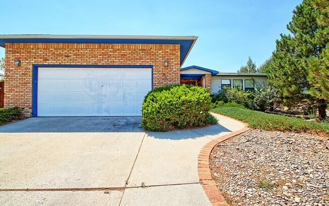 Primary Photo - Charming 3-Bed, 2-Bath Home in Orchard Mesa