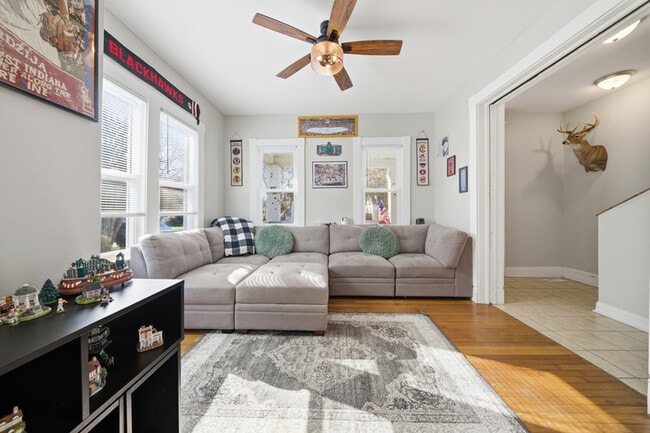 Building Photo - 146 W Seaview Ave