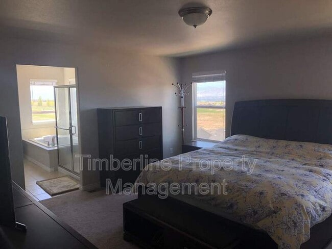 Building Photo - 10814 Warm Sunshine Dr