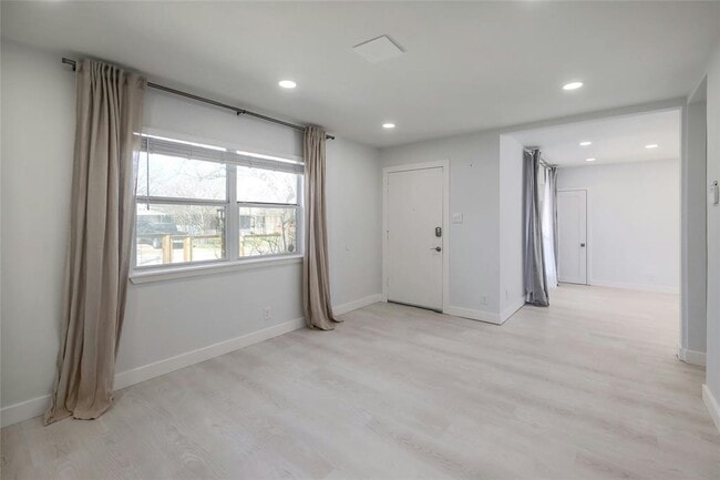 Building Photo - 8505 Spearman Dr