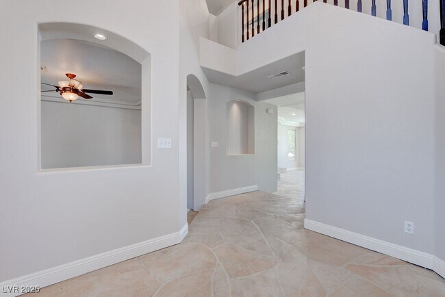 Building Photo - 8408 Bay Point Dr