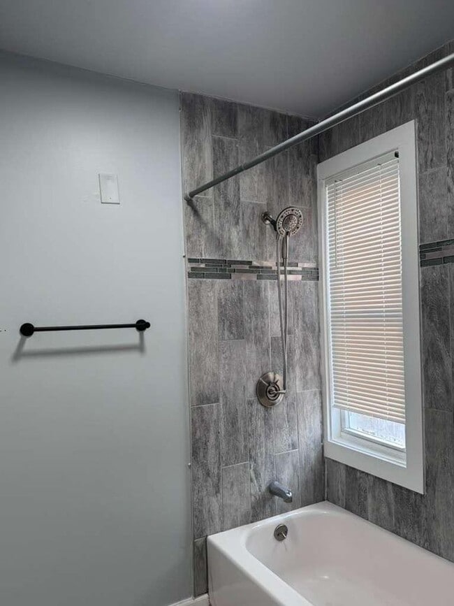 Building Photo - 174 Portsea St