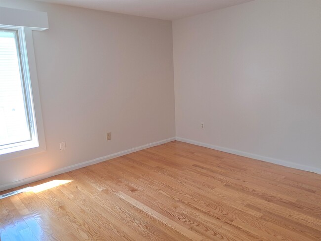 Building Photo - 4 Esquire Cir