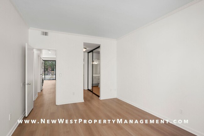 Building Photo - Lovely Marina District 2-bedroom at Park R...