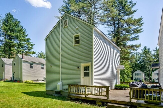 Building Photo - 10 Rose Terrace Cir