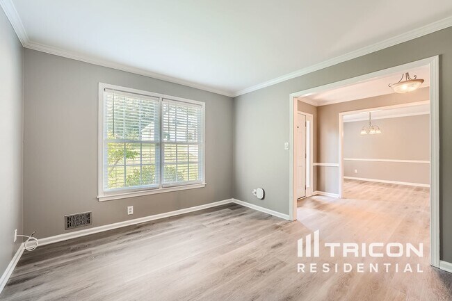 Building Photo - 3020 Royal Creek Way SW