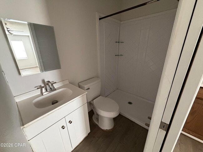 Building Photo - 143 Claire Ave