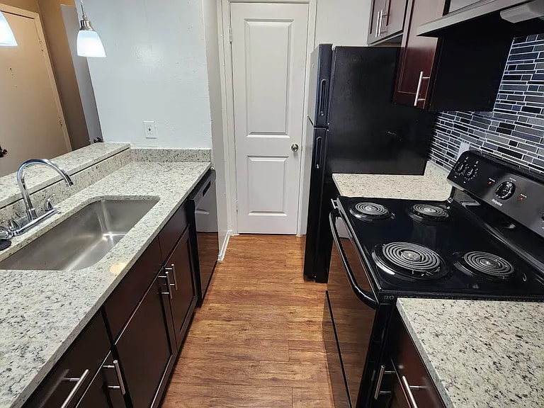 Building Photo - 13740 Montfort Dr