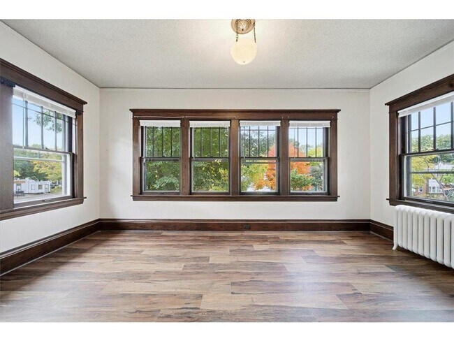 Building Photo - 3237 Lyndale Ave S