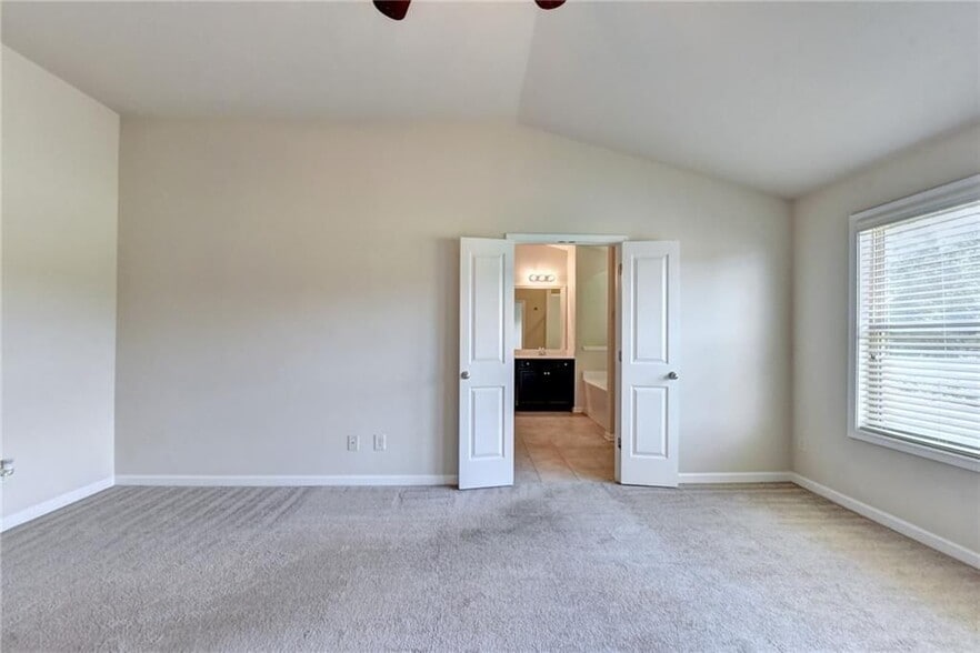 Building Photo - 5160 Breezewood Cir
