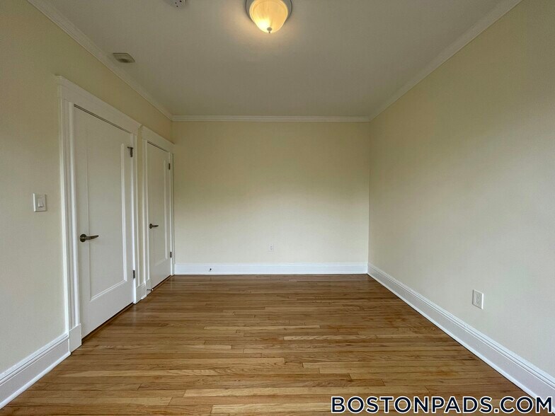 Building Photo - 26 Chauncy St