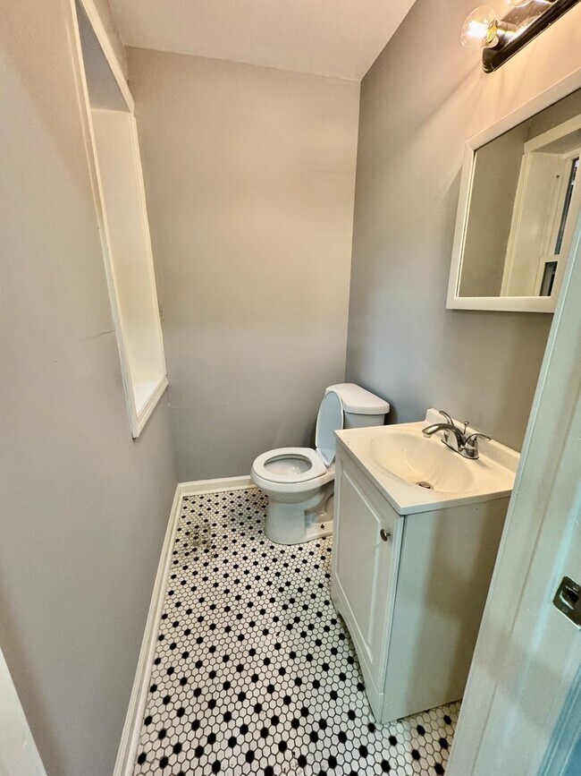 Building Photo - Anika Homes 5 Bedroom