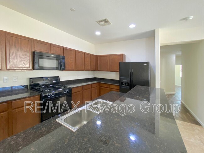 Building Photo - 1000 Aspen Cliff Dr