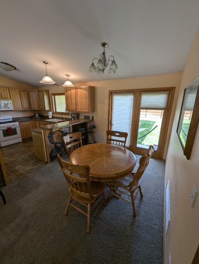 Building Photo - 145 Forest Grove Lane
