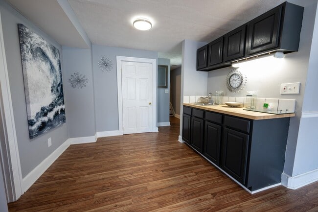 Building Photo - 327 Covert Run Pike