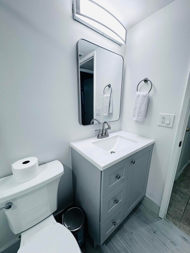 Building Photo - 353 S US Hwy 1