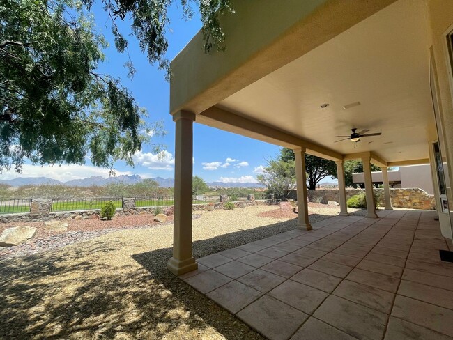 Building Photo - Gorgeous 3 Bedroom Home in Sonoma Ranch  *...