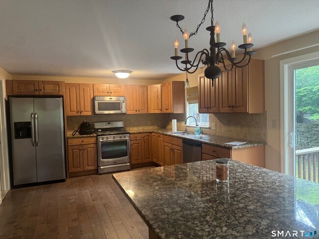 Building Photo - 49 Cliffside Dr
