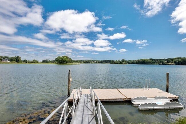 Building Photo - 100 Shepard's Cove Rd