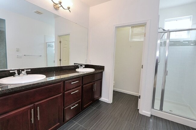 Building Photo - High Demand Park Place Home for Rent!