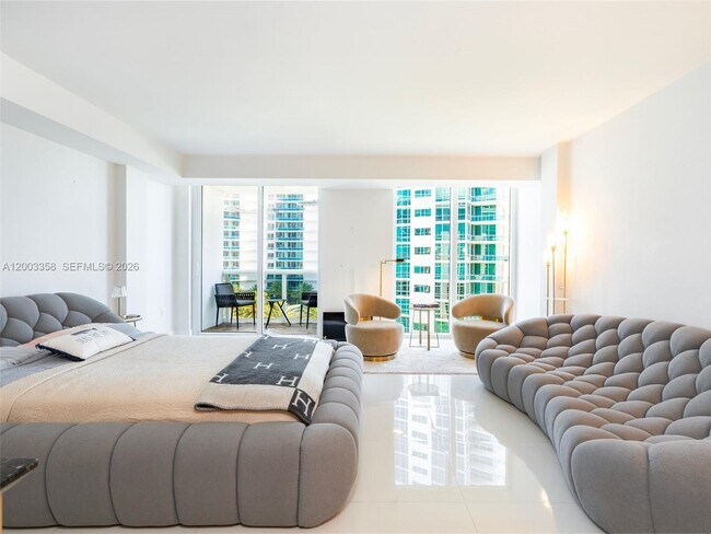 Building Photo - 10275 Collins Ave