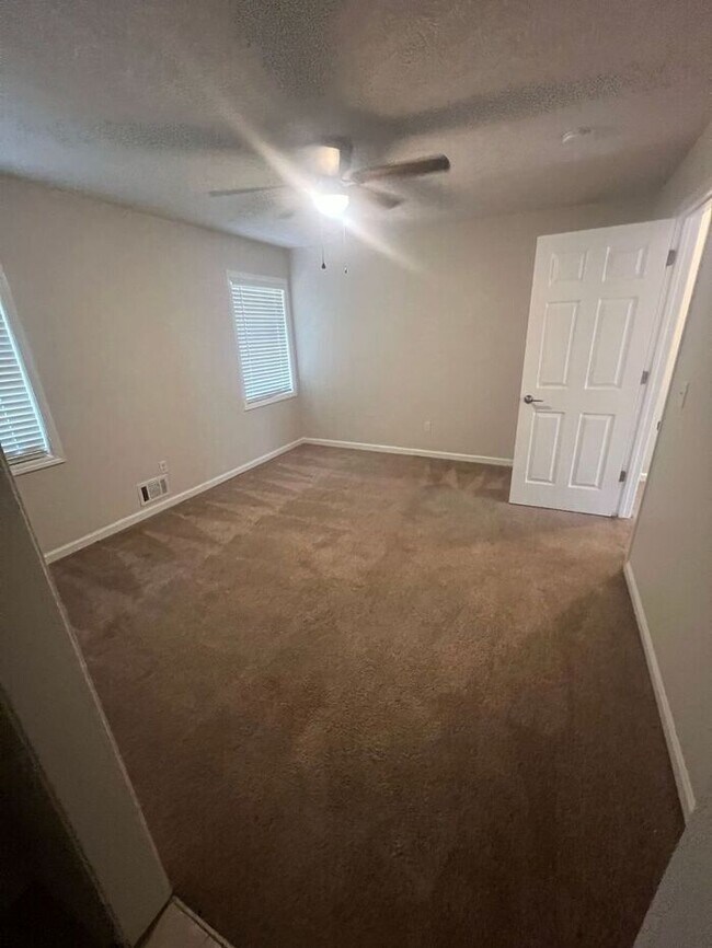 Building Photo - NOW READY! Cozy townhome 2 bedroom 2.5 bathroom duplex in Lawrenceville!
