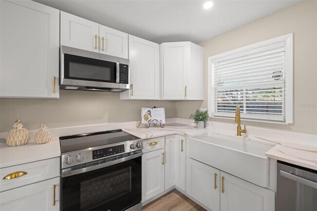 Building Photo - 2066 62nd Pl S