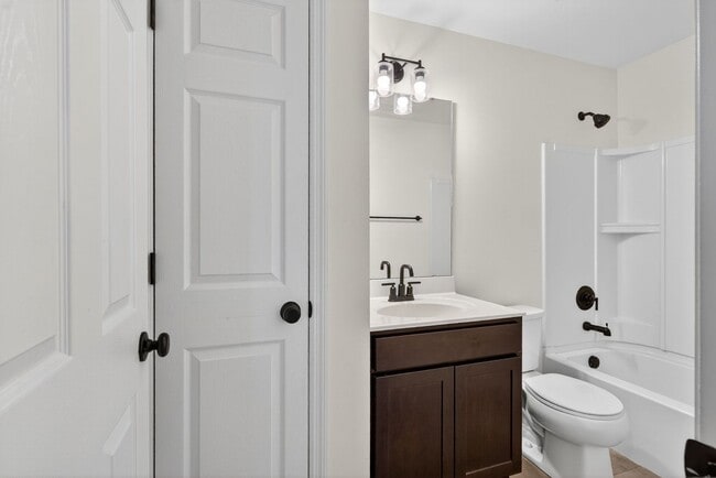 Building Photo - Modern 2-Bedroom Townhome