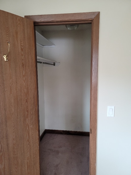 Building Photo - 13 Sparta Plaza