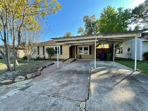 Building Photo - 1112 Southampton Dr